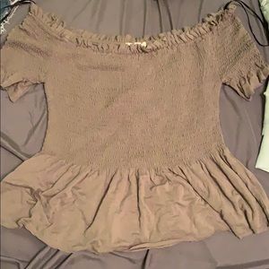 a dark green shhjrt shorta croped